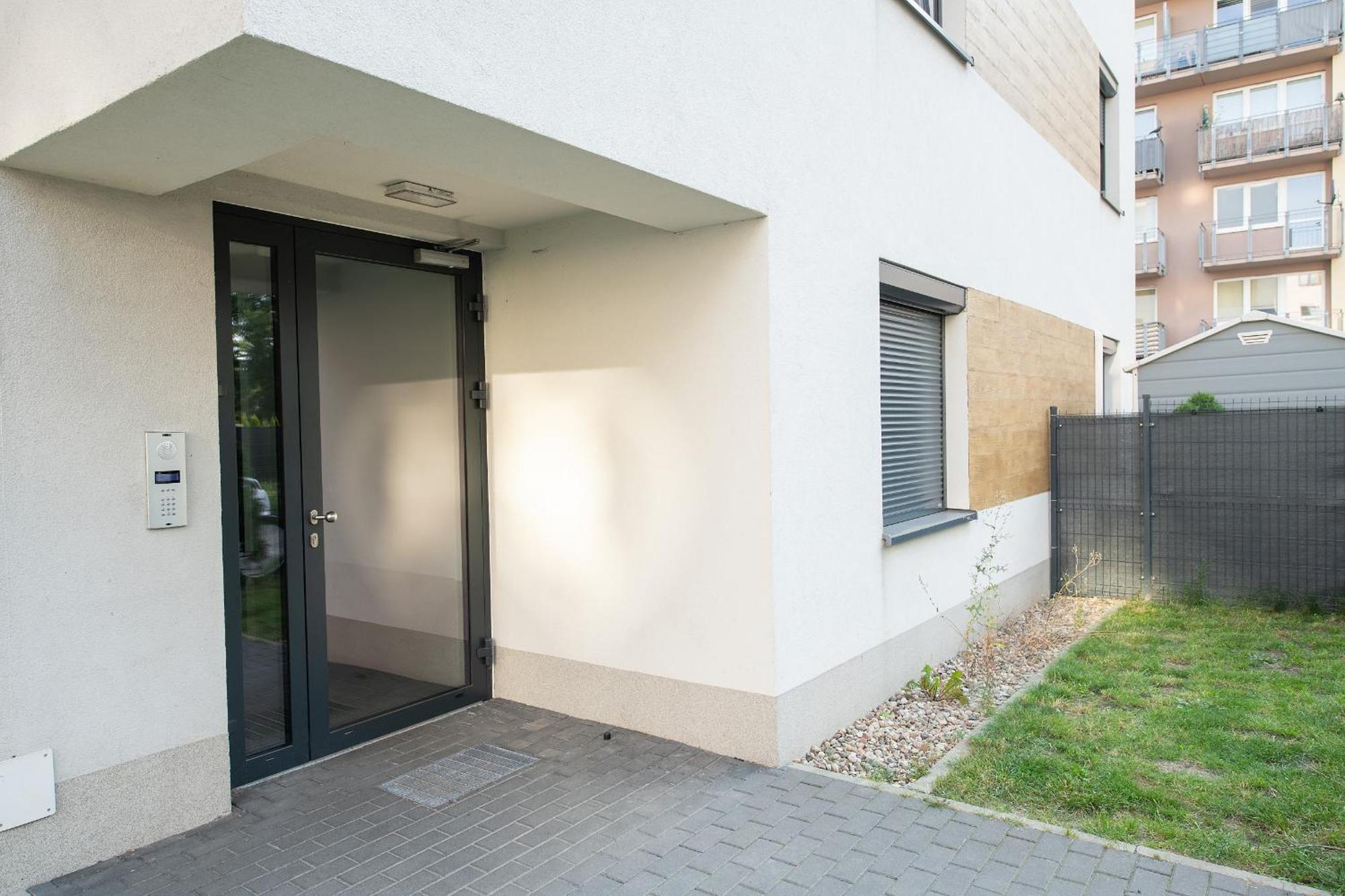 Karpia - 50m2, Parking, Balcony - By Rentujemy Appartamento